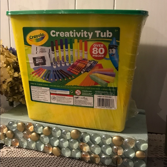 COPY - Crayola 80 Piece Creativity Tub - Picture 1 of 8